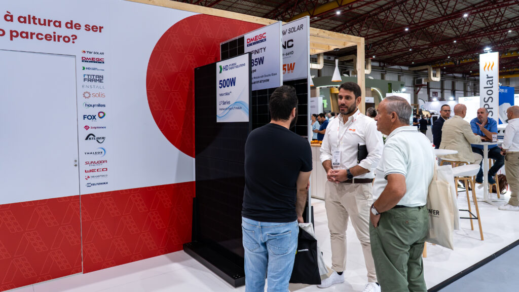 Equipa Solarshop aproxima clientes das soluções fotovoltaicas