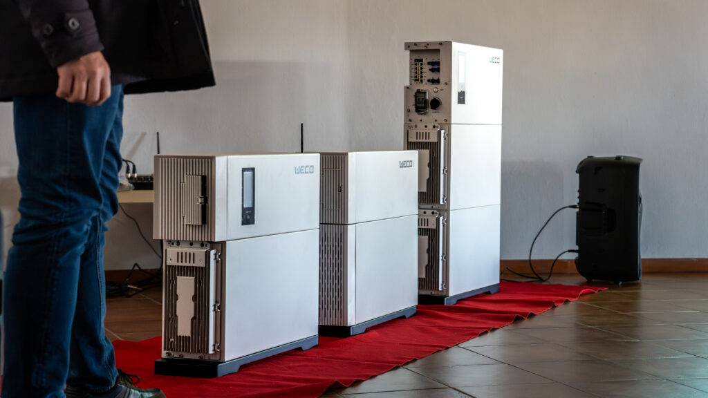 Inversor all in one 5K0 Smart, da Weco para armazenamento de energia inteligente. Vendido exclusivamente pela Solarshop em Portugal